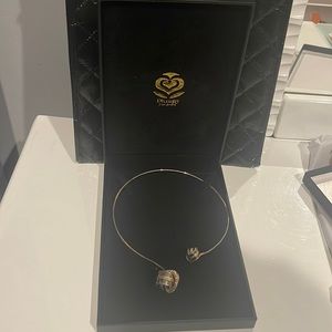 14kt gold collar necklace